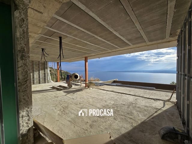 Willa na sprzedaż w Roses z basenem garażem - 1 590 000 € (Ref: 9101285)