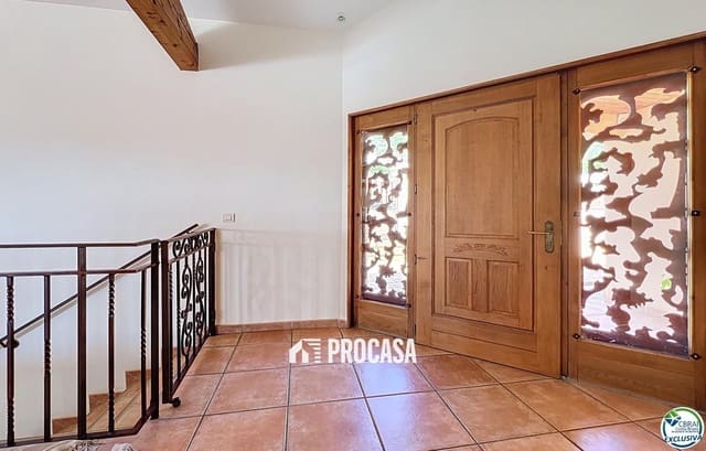 5 bedroom Villa for sale in Pau with pool garage - € 899,000 (Ref: 9103689)