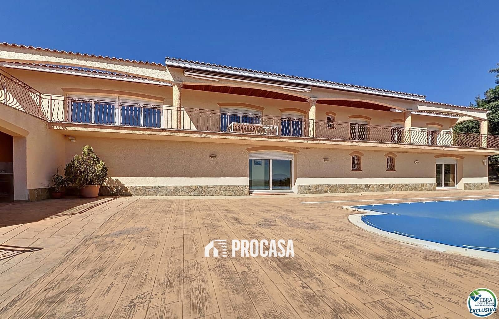 5 soveværelse Villa til salg i Pau med swimmingpool garage - € 899.000 (Ref: 9103689)