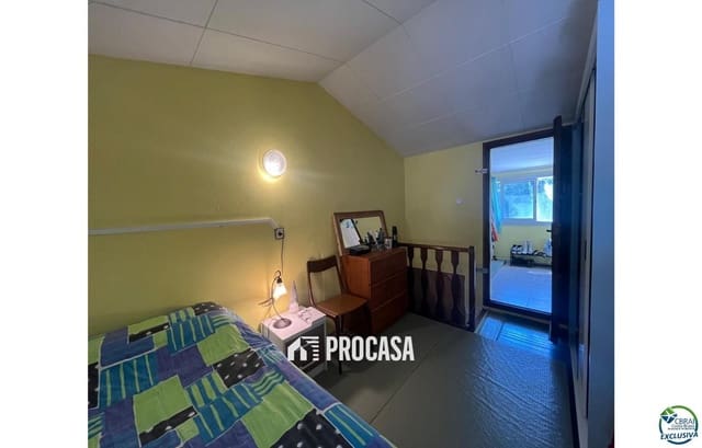 3 makuuhuone Huvila myytävänä paikassa Roses mukana 
autotalli - 340 000 € (Ref: 9109327)