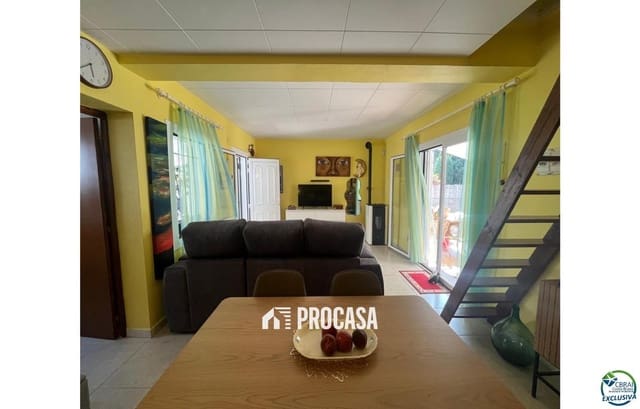 3 makuuhuone Huvila myytävänä paikassa Roses mukana 
autotalli - 340 000 € (Ref: 9109327)