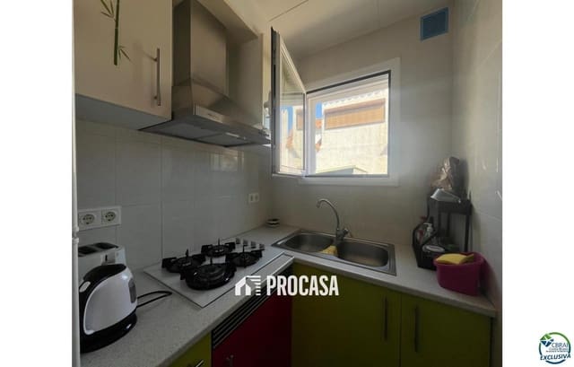 3 makuuhuone Huvila myytävänä paikassa Roses mukana 
autotalli - 340 000 € (Ref: 9109327)