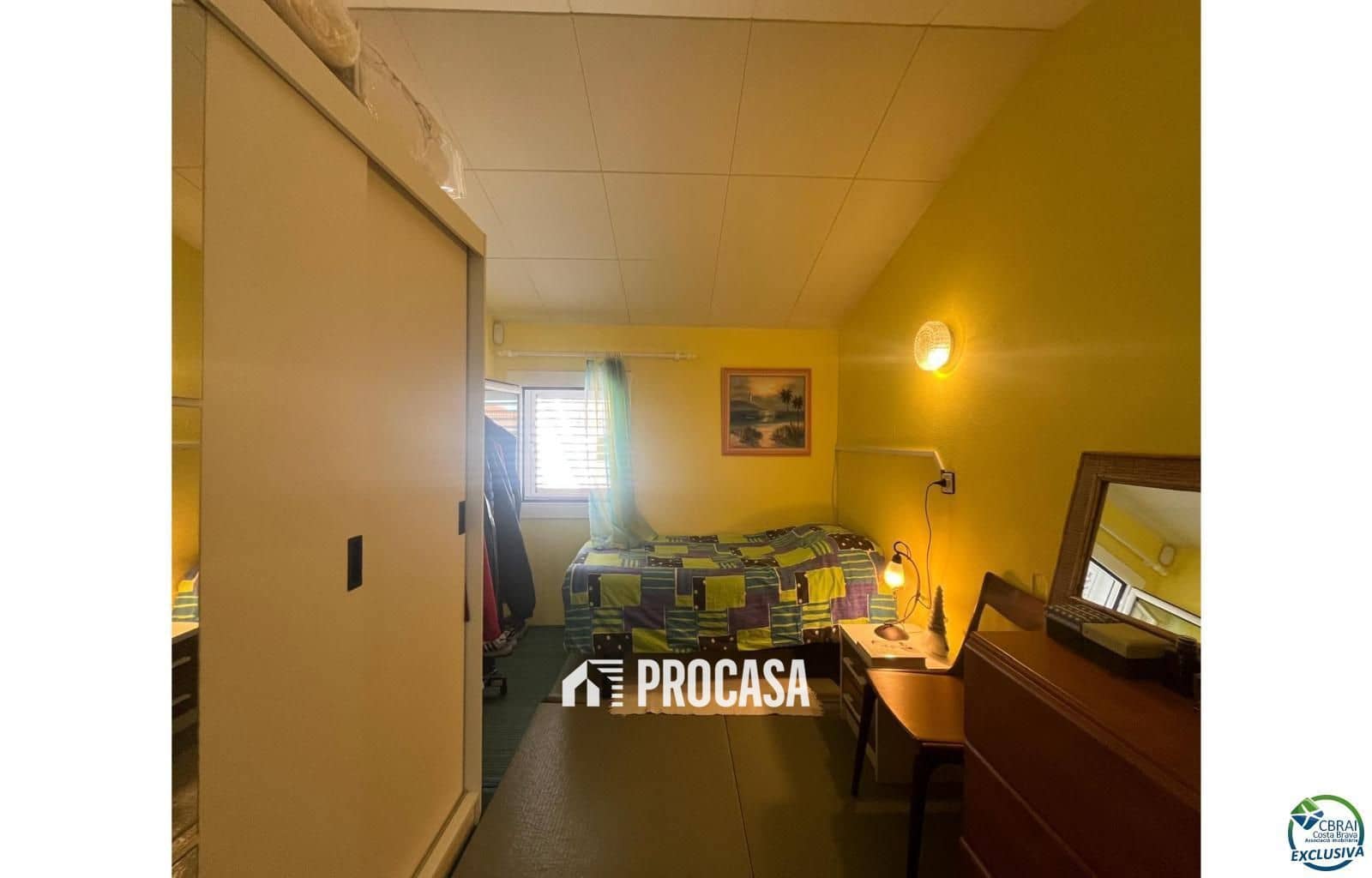 3 makuuhuone Huvila myytävänä paikassa Roses mukana 
autotalli - 340 000 € (Ref: 9109327)