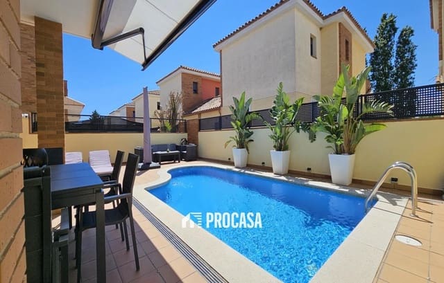 4 soveværelse Villa til salg i Empuriabrava, Castelló d'Empúries med swimmingpool - € 490.000 (Ref: 9110827)