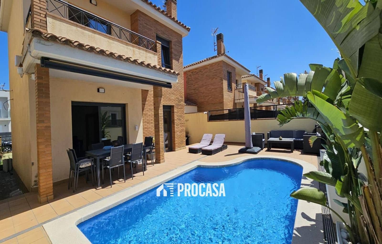 4 chambre Villa/Maison à vendre à Empuriabrava avec piscine - 490 000 € (Ref: 9110827)