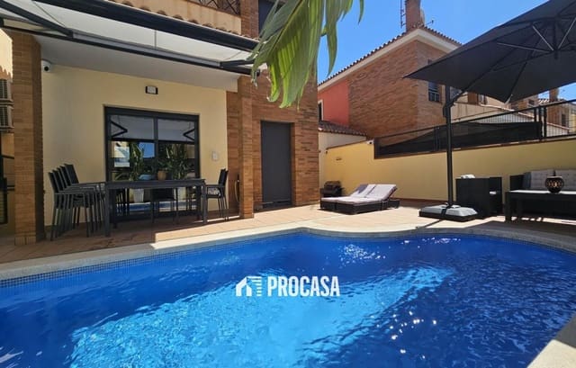 4 soveværelse Villa til salg i Empuriabrava, Castelló d'Empúries med swimmingpool - € 490.000 (Ref: 9110827)