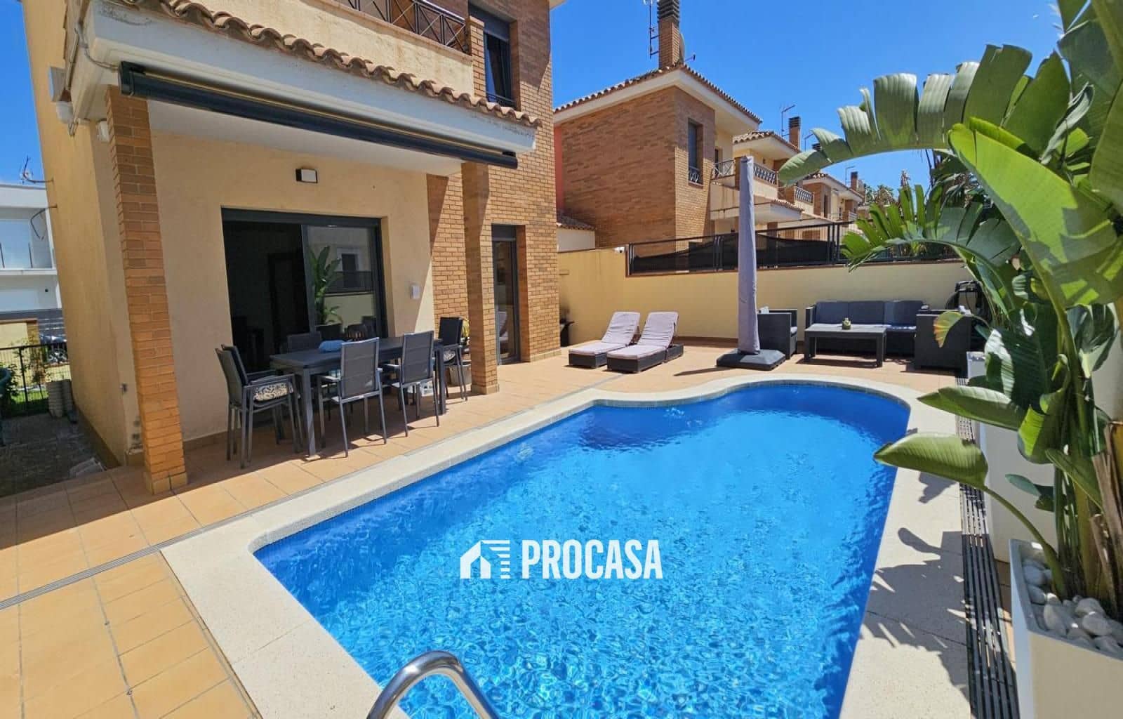 4 chambre Villa/Maison à vendre à Empuriabrava avec piscine - 490 000 € (Ref: 9110827)