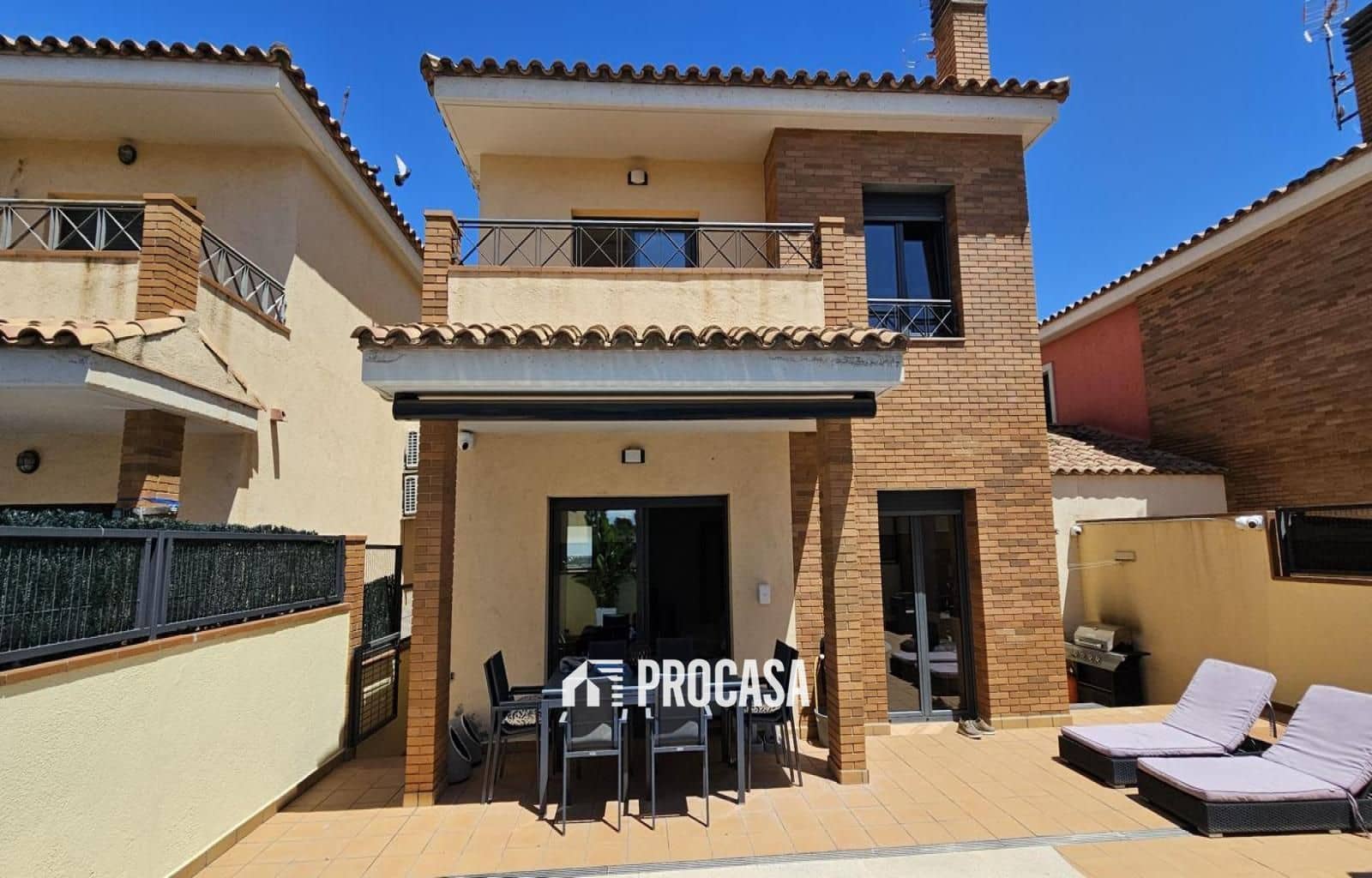 4 chambre Villa/Maison à vendre à Empuriabrava avec piscine - 490 000 € (Ref: 9110827)