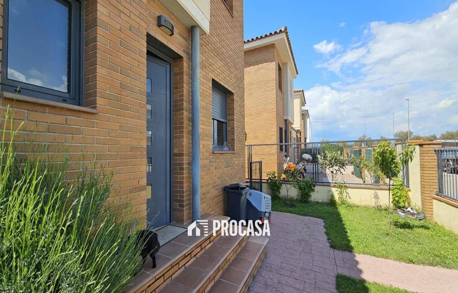 4 chambre Villa/Maison à vendre à Empuriabrava avec piscine - 490 000 € (Ref: 9110827)