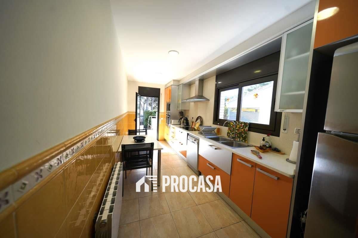 4 sovrum Villa till salu i Roses - 500 000 € (Ref: 9110828)