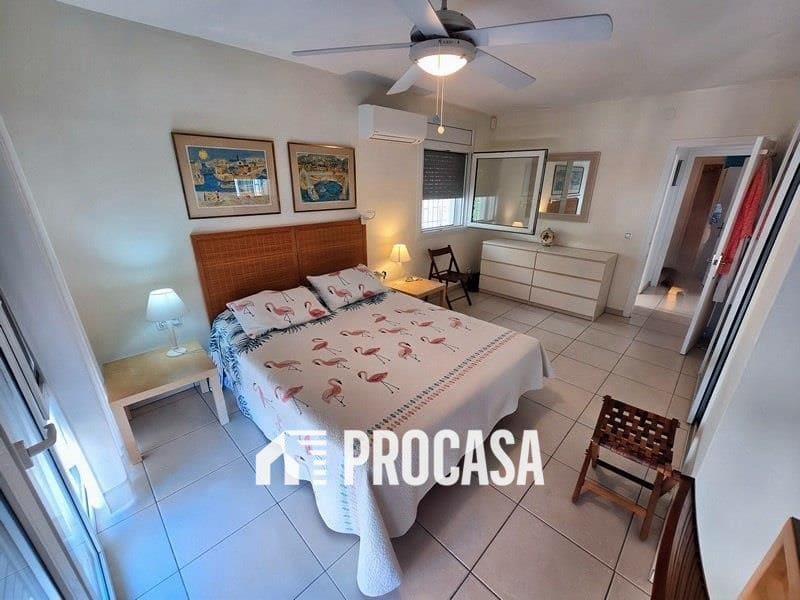 Chalet de 4 habitaciones en Empuriabrava en venta con piscina garaje - 595.000 € (Ref: 9113208)