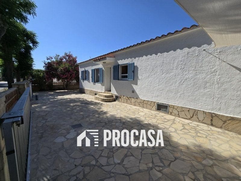 Chalet de 4 habitaciones en Empuriabrava en venta con piscina garaje - 595.000 € (Ref: 9113208)