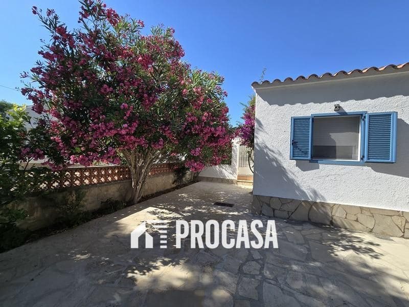 Chalet de 4 habitaciones en Empuriabrava en venta con piscina garaje - 595.000 € (Ref: 9113208)