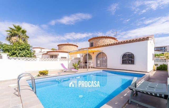 2 soverom Villa til salgs i Santa Margarida, Roses med svømmebasseng garasje - € 370 000 (Ref: 9121468)