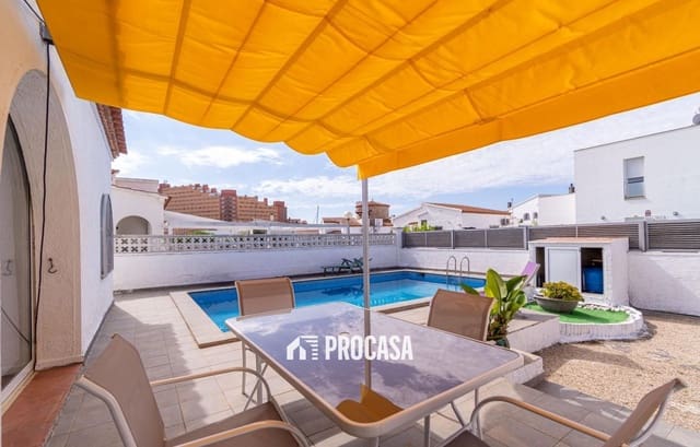 2 soverom Villa til salgs i Santa Margarida, Roses med svømmebasseng garasje - € 370 000 (Ref: 9121468)