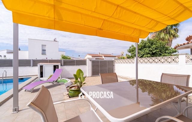 2 soverom Villa til salgs i Santa Margarida, Roses med svømmebasseng garasje - € 370 000 (Ref: 9121468)