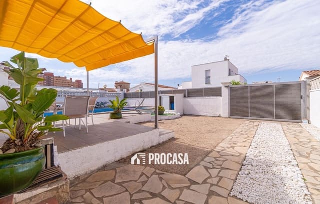 2 soverom Villa til salgs i Santa Margarida, Roses med svømmebasseng garasje - € 370 000 (Ref: 9121468)