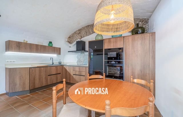 3 bedroom Villa for sale in Cadaqués - € 650,000 (Ref: 9130195)