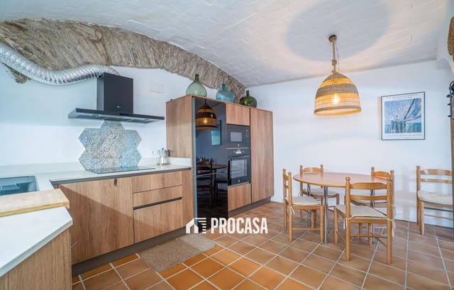 3 bedroom Villa for sale in Cadaqués - € 650,000 (Ref: 9130195)