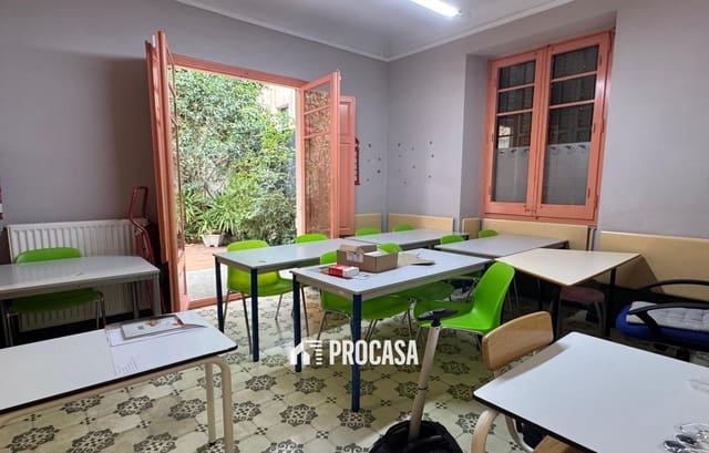 8 bedroom Villa for sale in Figueres - € 395,000 (Ref: 9135075)