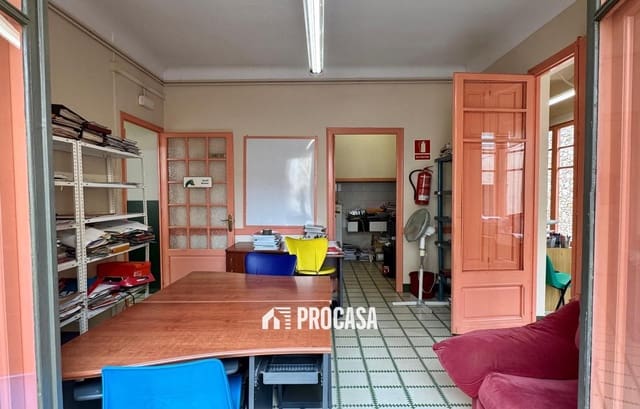 8 bedroom Villa for sale in Figueres - € 395,000 (Ref: 9135075)