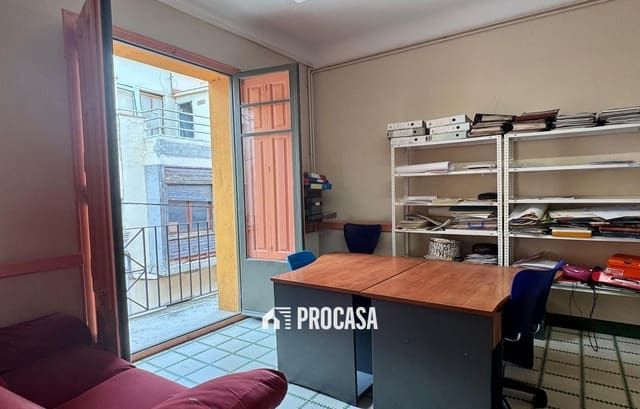 8 bedroom Villa for sale in Figueres - € 395,000 (Ref: 9135075)