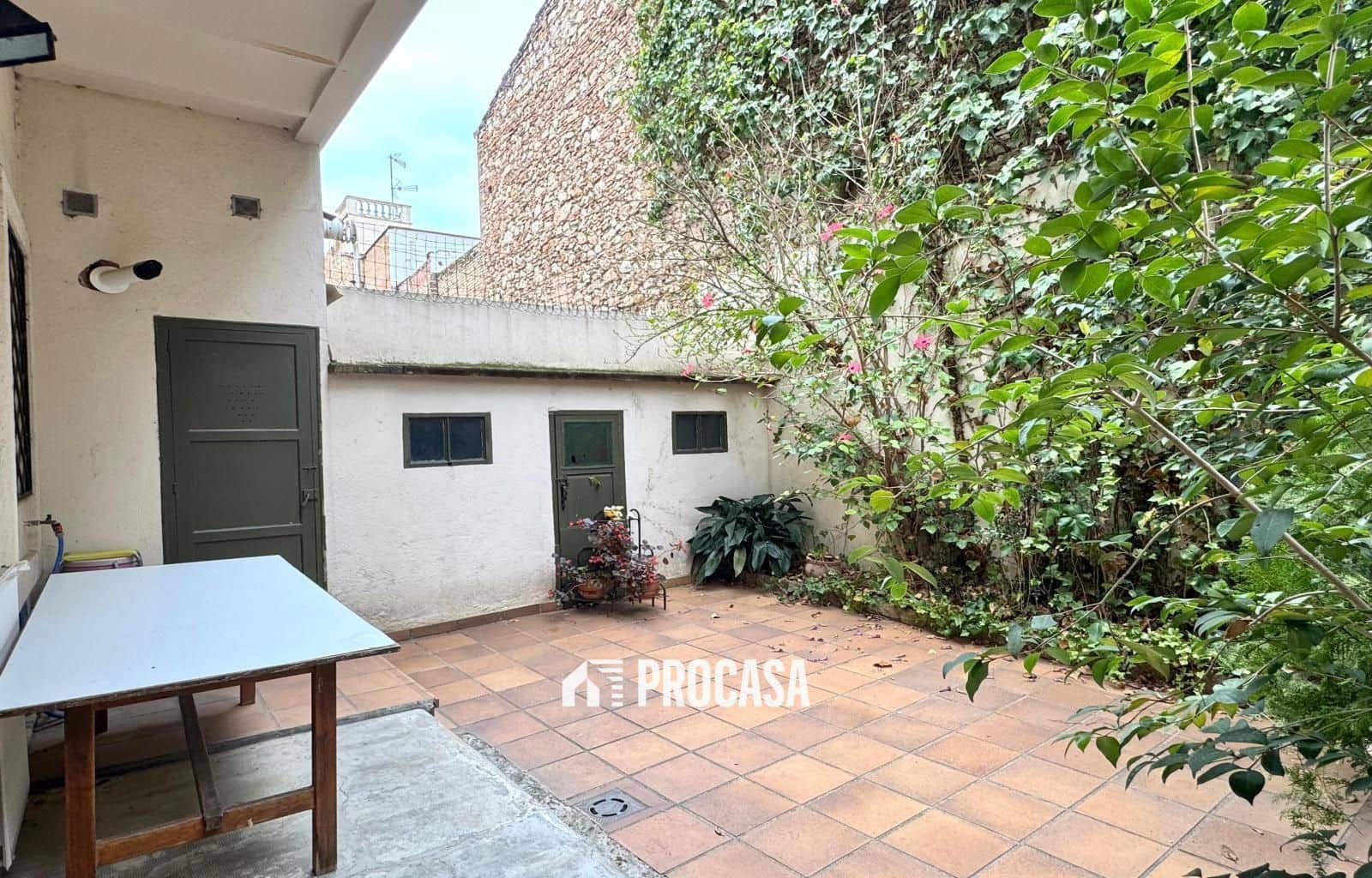 8 soverom Villa til salgs i Figueres - € 395 000 (Ref: 9135075)