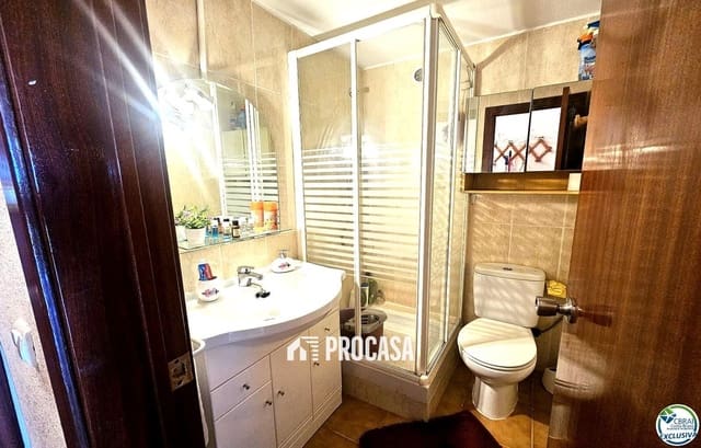 Flat te koop in Empuriabrava, Castelló d'Empúries - € 128.000 (Ref: 9137654)