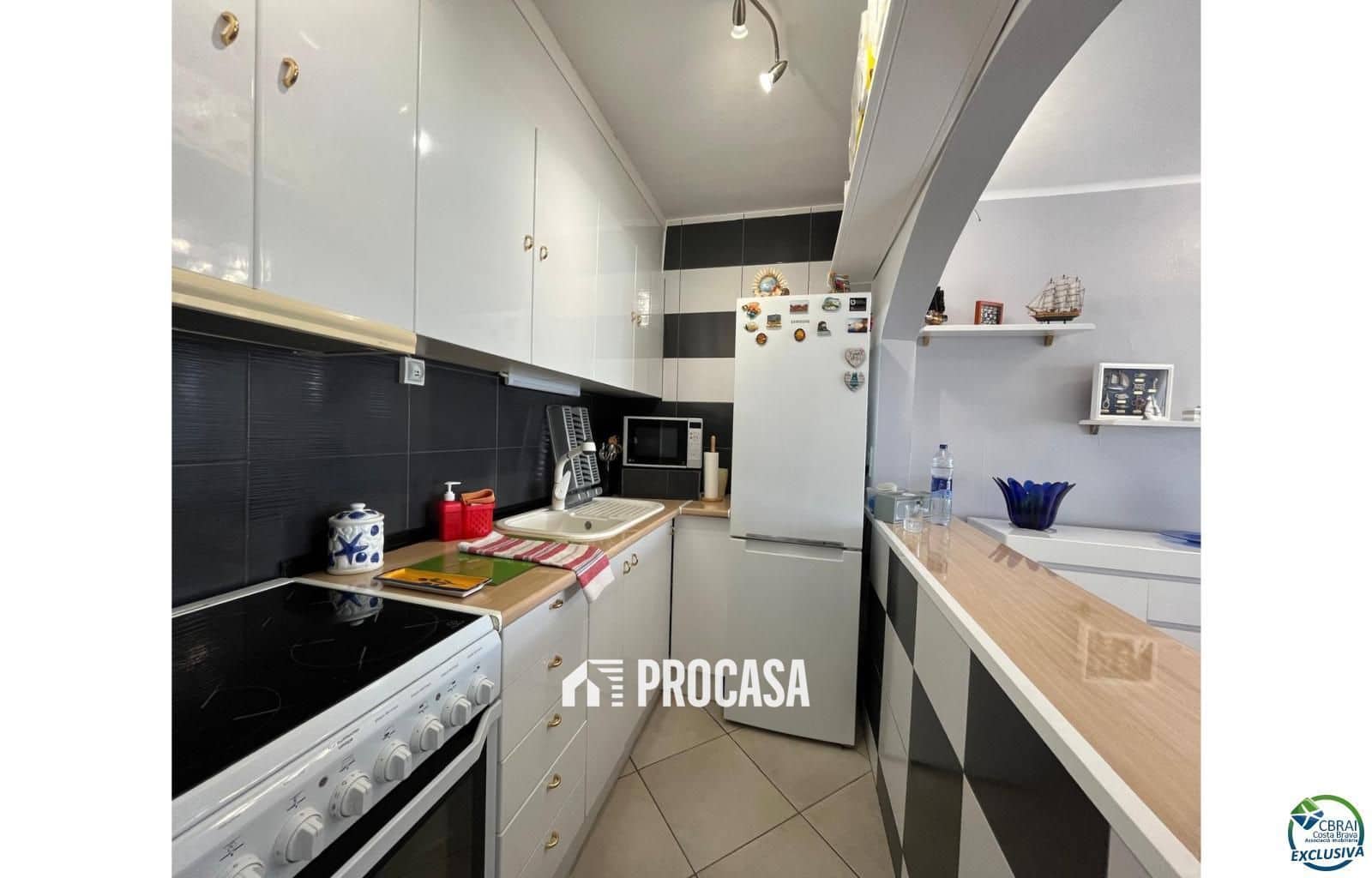 2 bedroom Flat for sale in Empuriabrava - € 325,000 (Ref: 9137655)