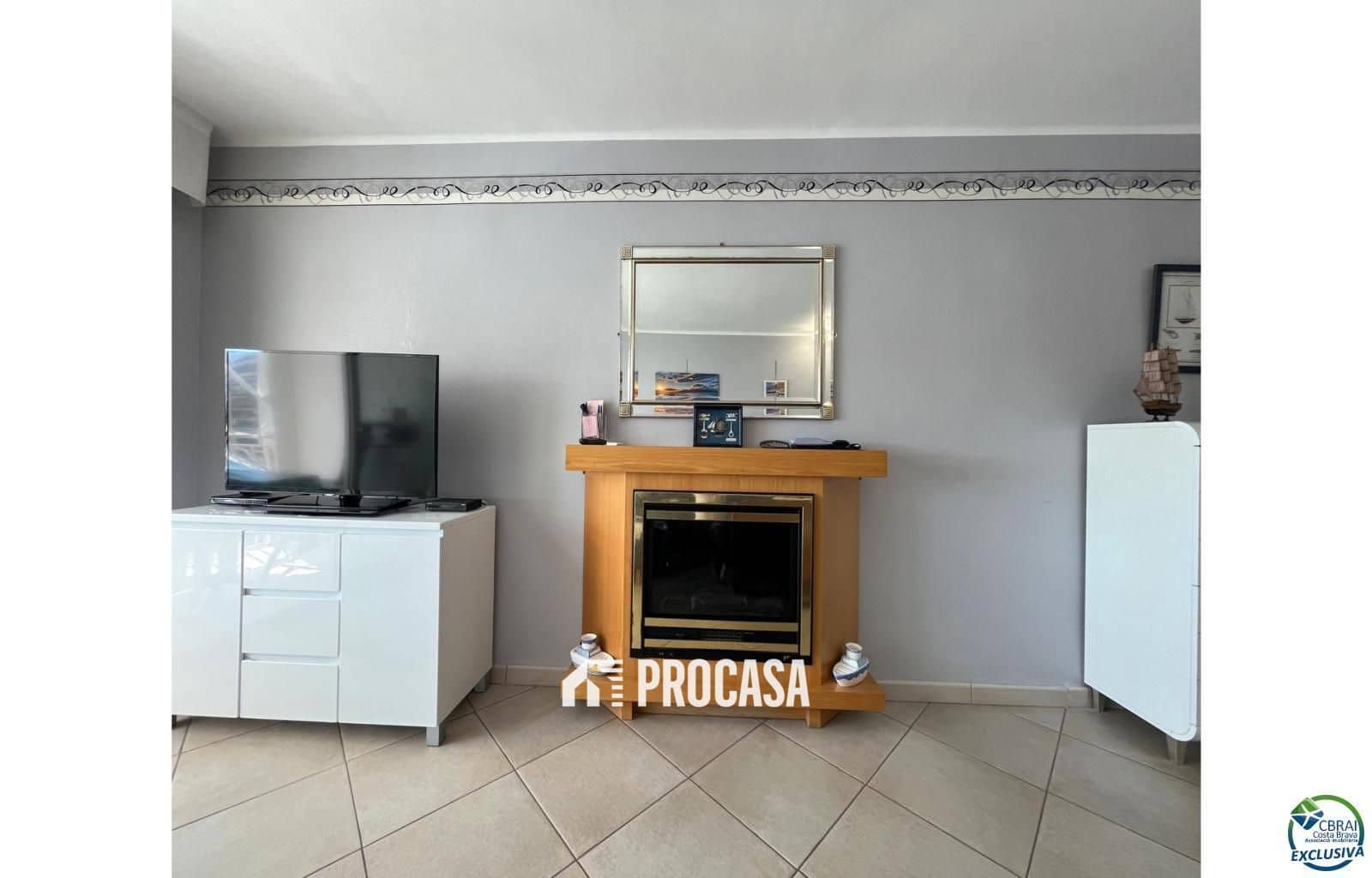 2 bedroom Flat for sale in Empuriabrava - € 325,000 (Ref: 9137655)