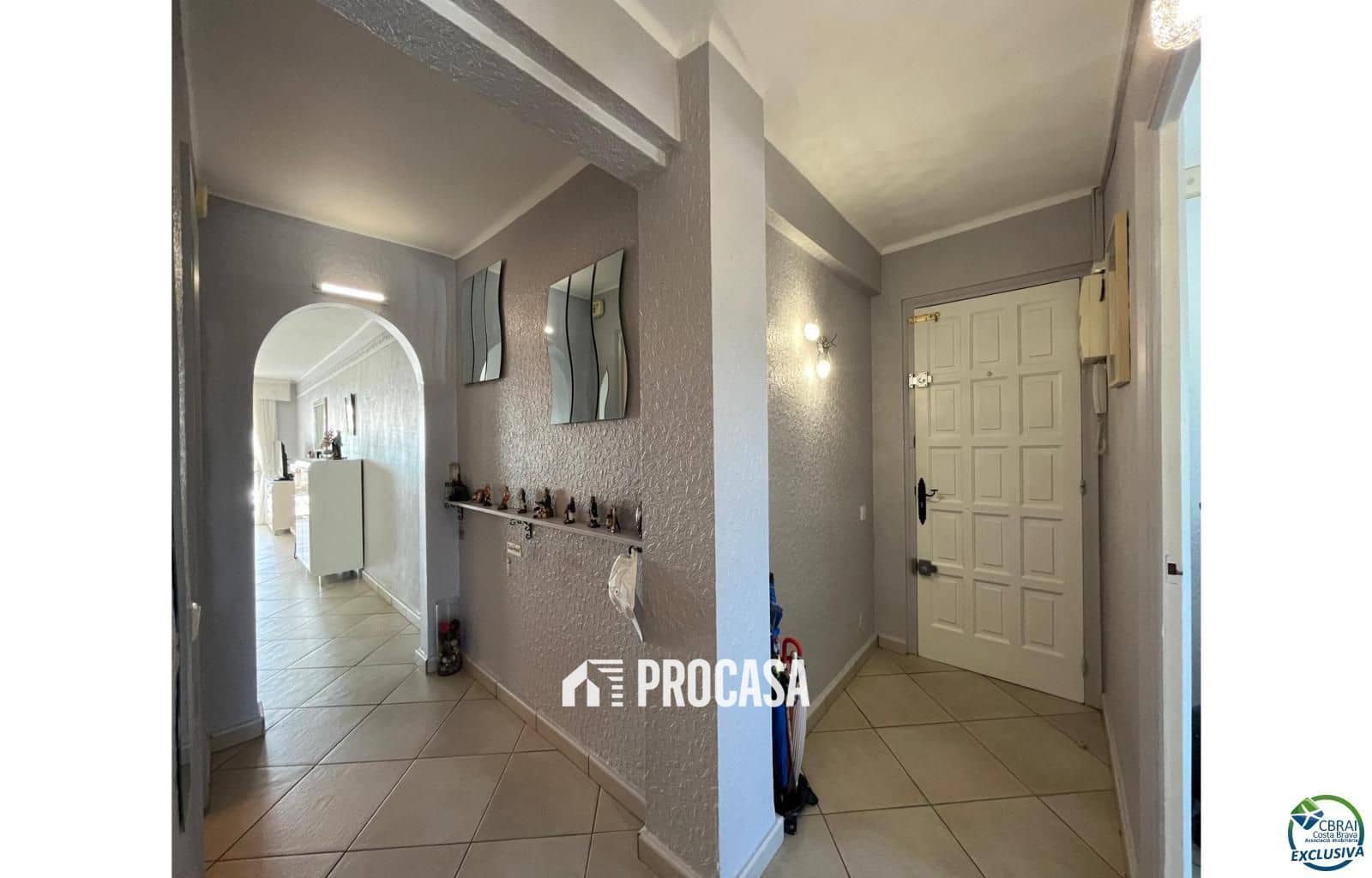 2 bedroom Flat for sale in Empuriabrava - € 325,000 (Ref: 9137655)