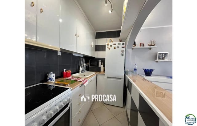 2 bedroom Flat for sale in Empuriabrava, Castelló d'Empúries - € 325,000 (Ref: 9137655)