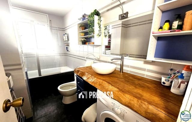 1 bedroom Flat for sale in Empuriabrava, Castelló d'Empúries - € 134,000 (Ref: 9137656)