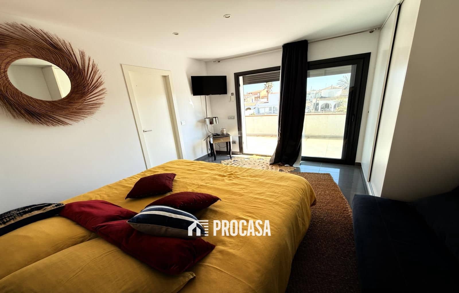 3 sypialnia Willa na sprzedaż w Empuriabrava z basenem garażem - 820 000 € (Ref: 9142264)