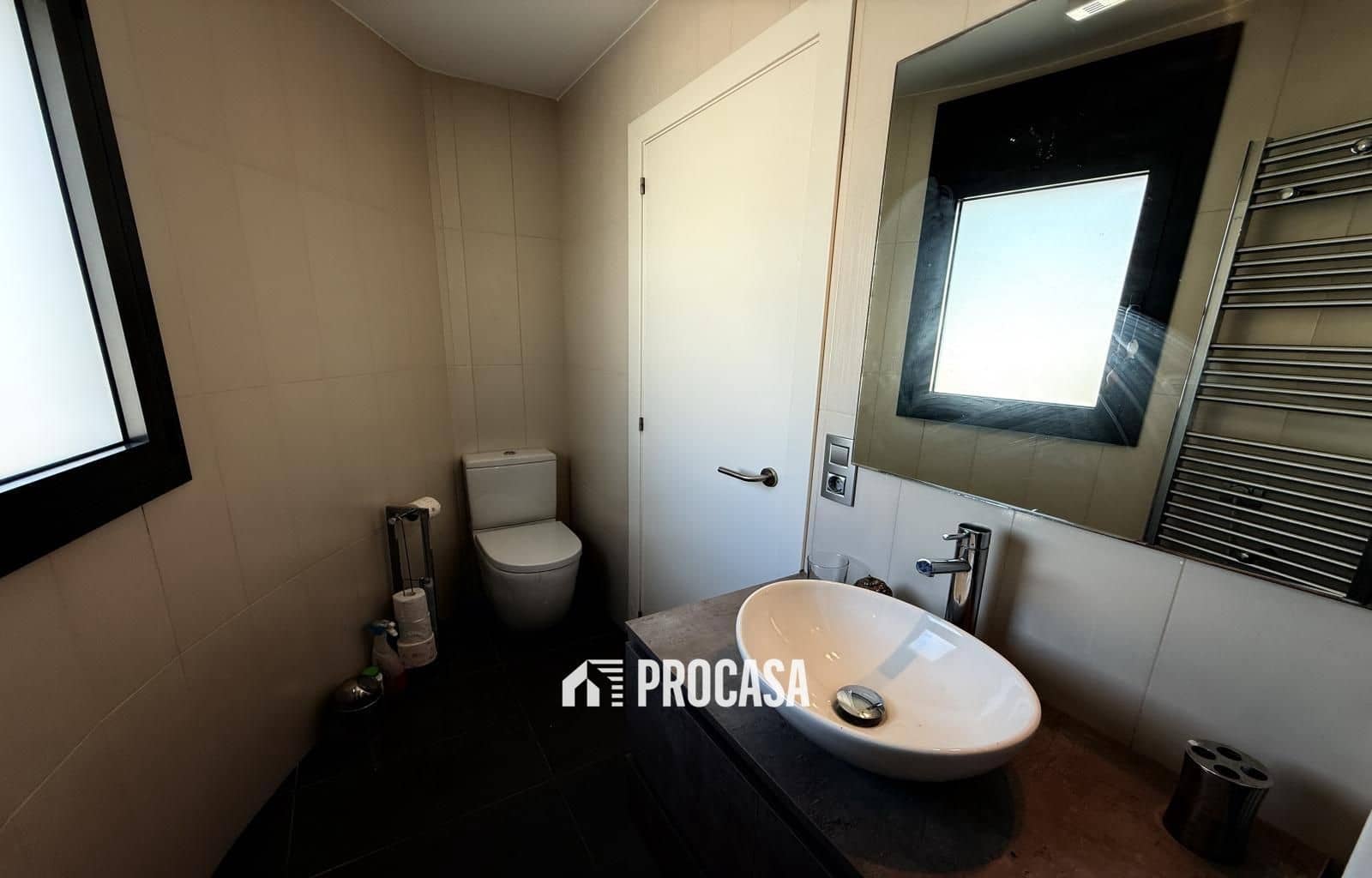 3 sypialnia Willa na sprzedaż w Empuriabrava z basenem garażem - 820 000 € (Ref: 9142264)