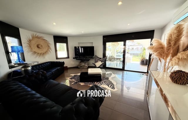 3 sypialnia Willa na sprzedaż w Empuriabrava, Castelló d'Empúries z basenem garażem - 820 000 € (Ref: 9142264)