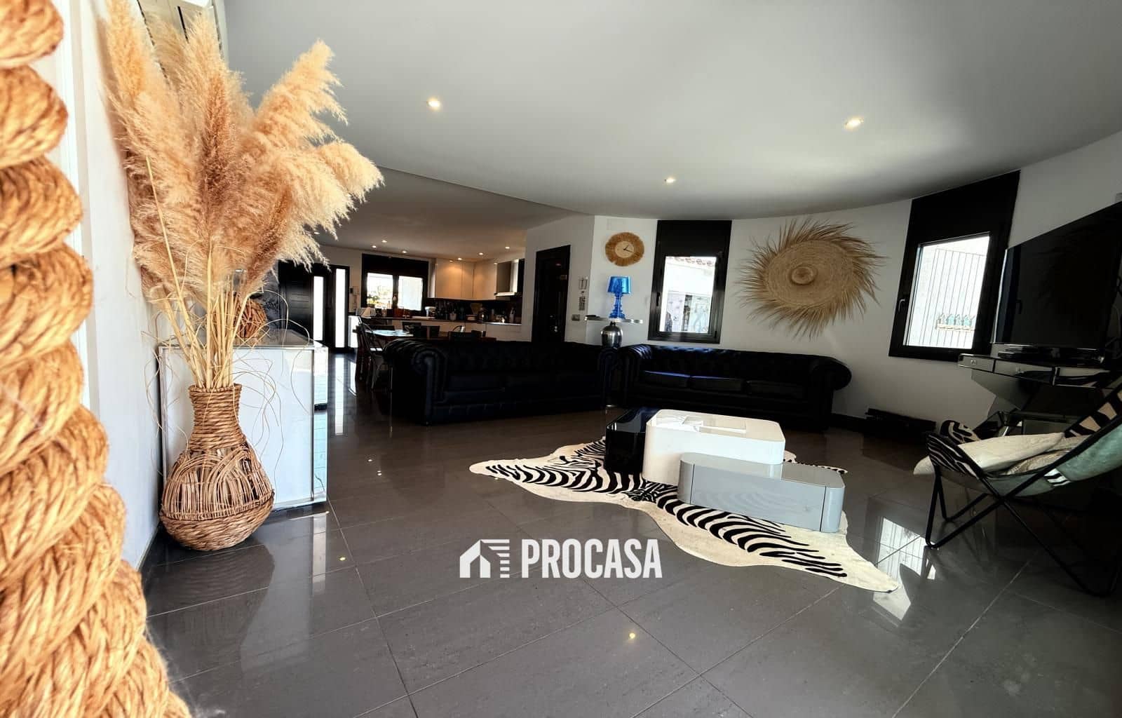 3 sypialnia Willa na sprzedaż w Empuriabrava z basenem garażem - 820 000 € (Ref: 9142264)