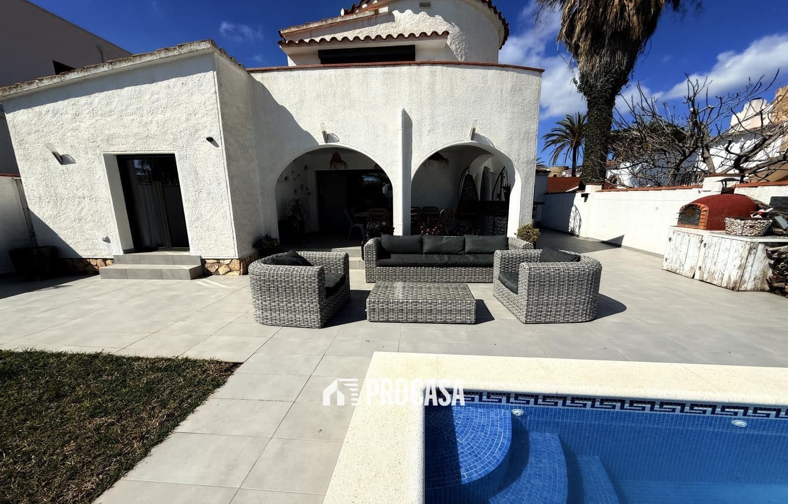 3 sypialnia Willa na sprzedaż w Empuriabrava z basenem garażem - 820 000 € (Ref: 9142264)