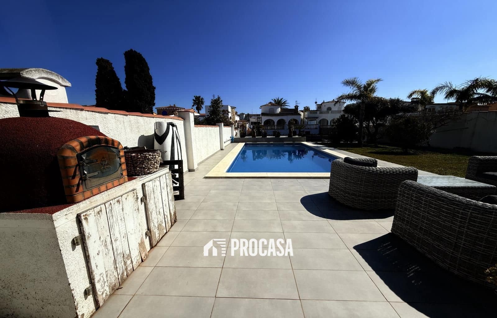 3 sypialnia Willa na sprzedaż w Empuriabrava z basenem garażem - 820 000 € (Ref: 9142264)