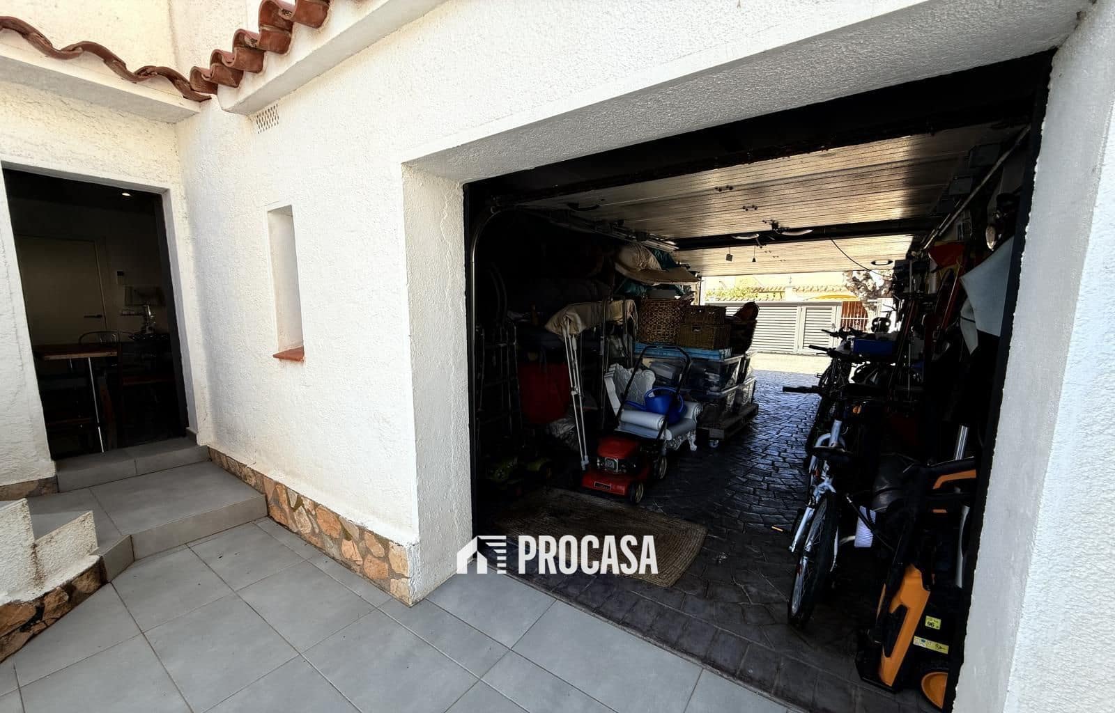 3 sypialnia Willa na sprzedaż w Empuriabrava z basenem garażem - 820 000 € (Ref: 9142264)