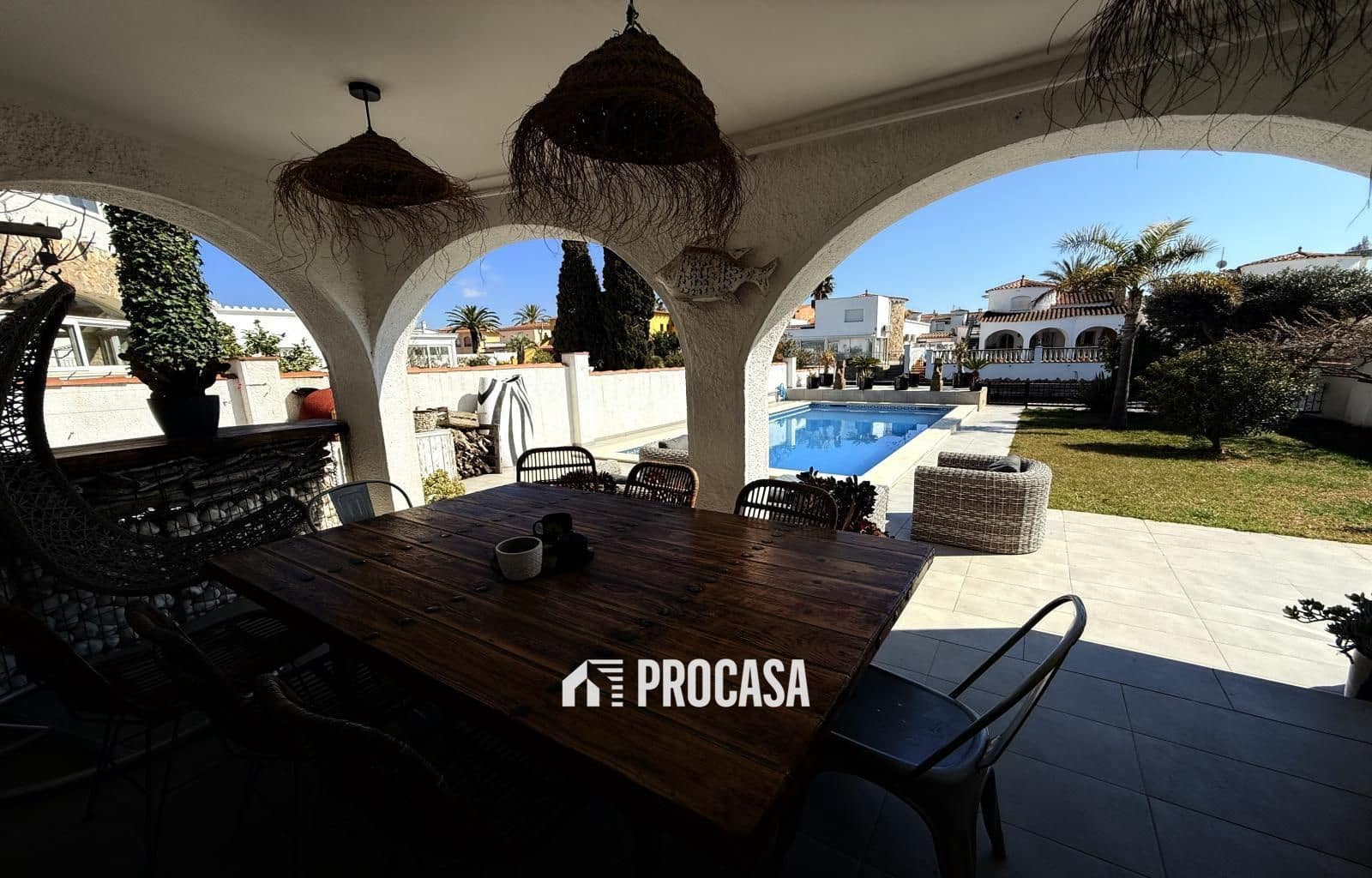 3 sypialnia Willa na sprzedaż w Empuriabrava z basenem garażem - 820 000 € (Ref: 9142264)