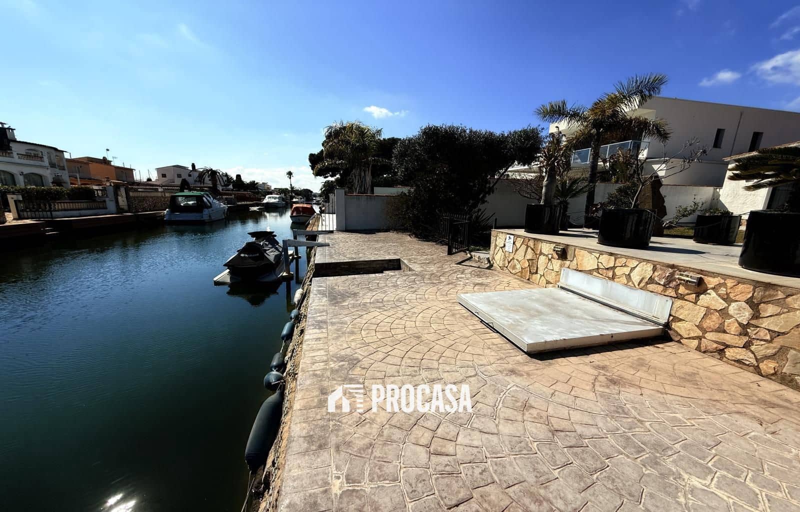 3 sypialnia Willa na sprzedaż w Empuriabrava z basenem garażem - 820 000 € (Ref: 9142264)