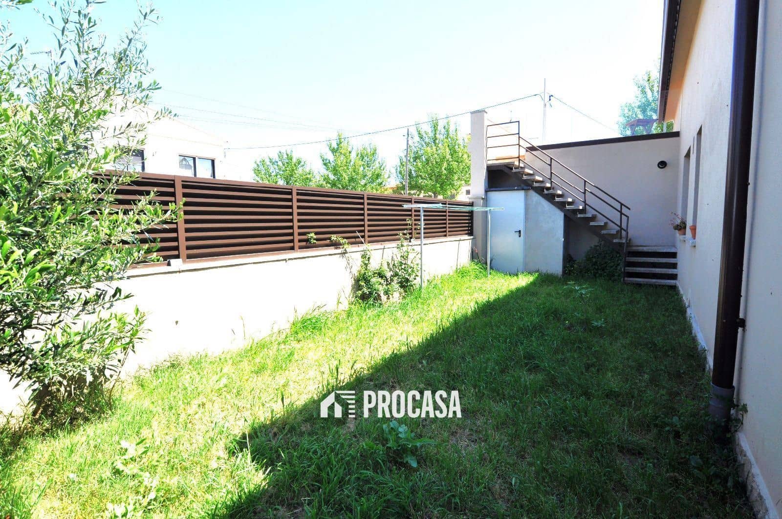 4 bedroom Villa for sale in Sant Pere Pescador with garage - € 498,000 (Ref: 9144443)