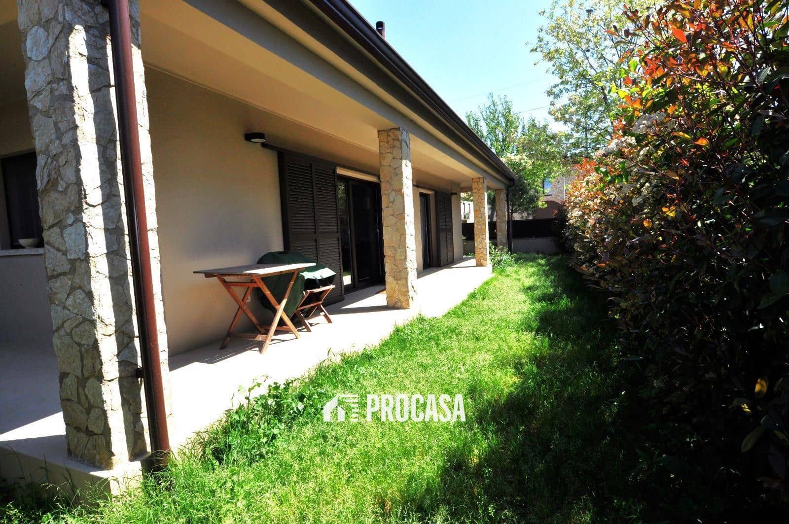 4 bedroom Villa for sale in Sant Pere Pescador with garage - € 498,000 (Ref: 9144443)