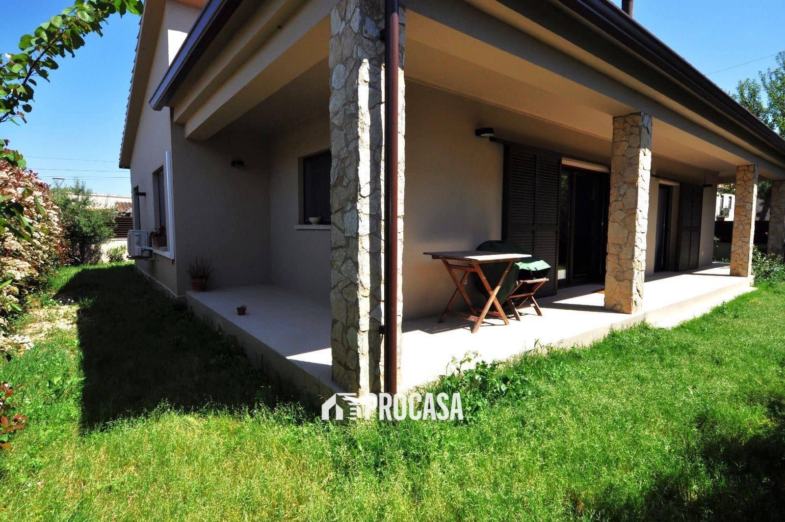 4 bedroom Villa for sale in Sant Pere Pescador with garage - € 498,000 (Ref: 9144443)