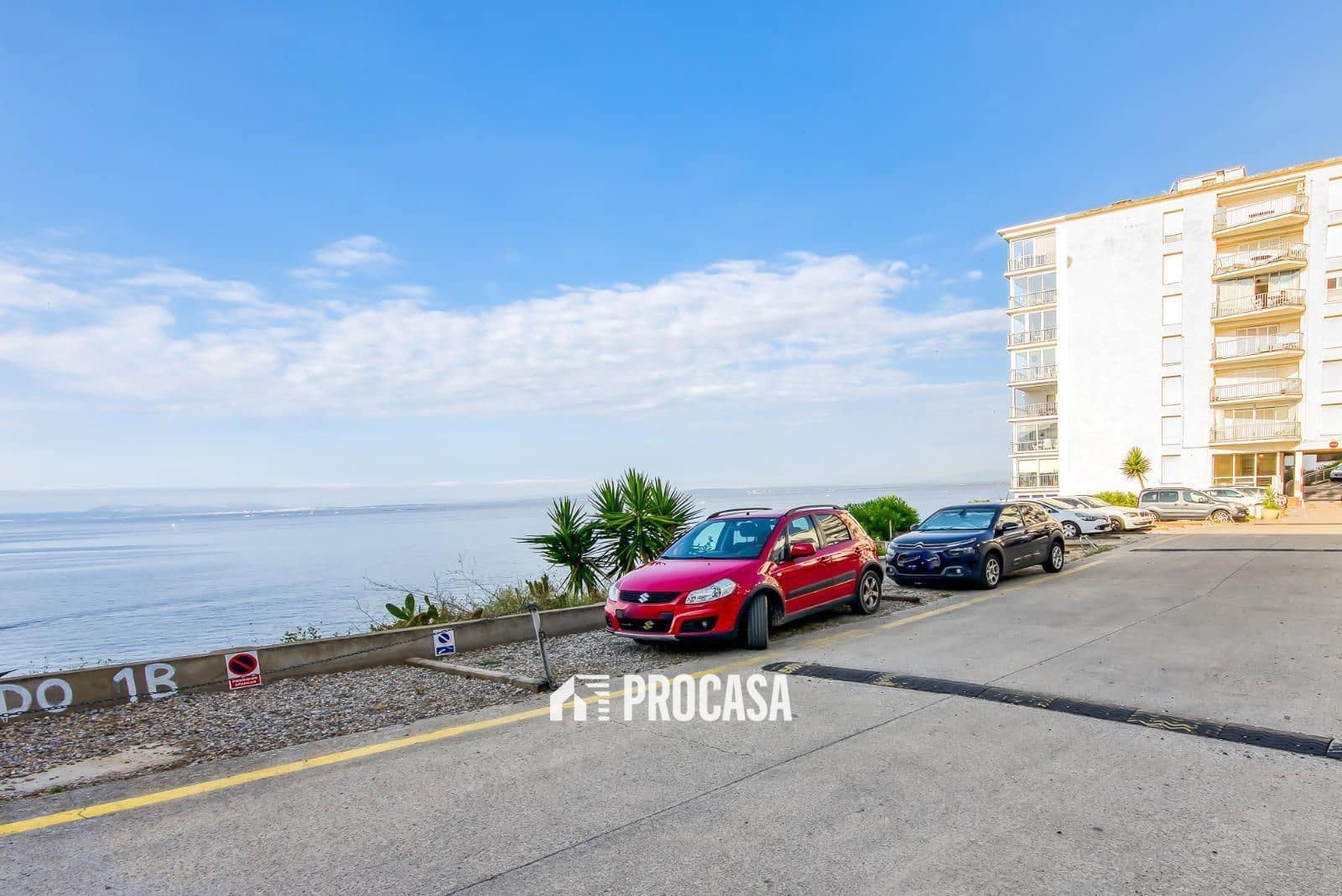 1 bedroom Flat for sale in Roses with garage - € 214,000 (Ref: 9146023)