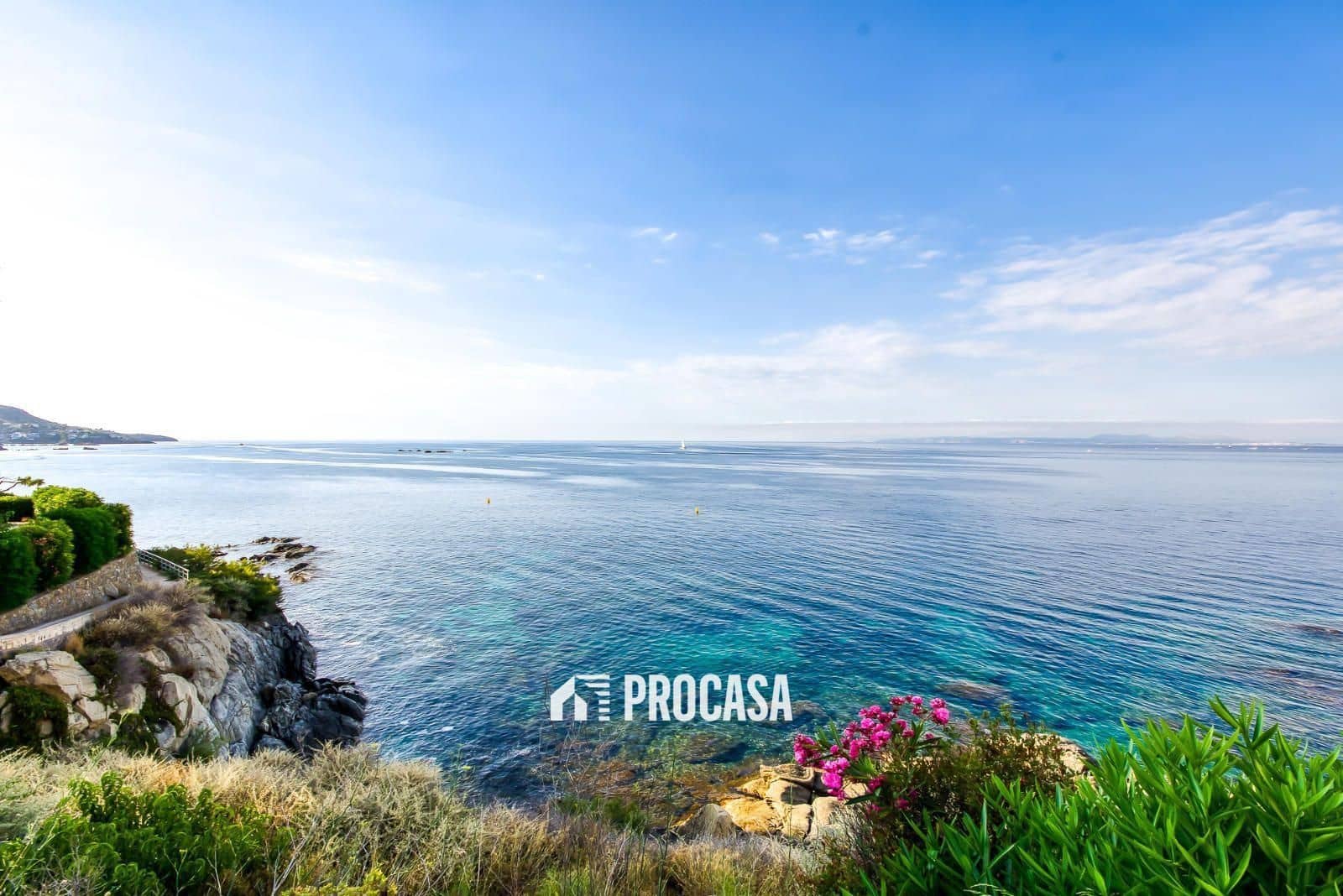 1 bedroom Flat for sale in Roses with garage - € 214,000 (Ref: 9146023)