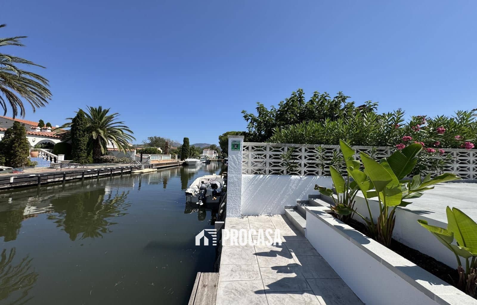 4 sypialnia Willa na sprzedaż w Empuriabrava z basenem garażem - 1 200 000 € (Ref: 9162890)