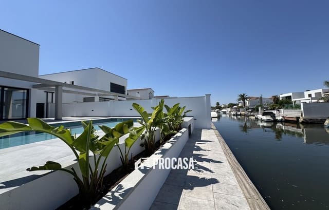 4 Zimmer Villa zu verkaufen in Empuriabrava, Castelló d'Empúries mit Pool Garage - 1.200.000 € (Ref: 9162890)