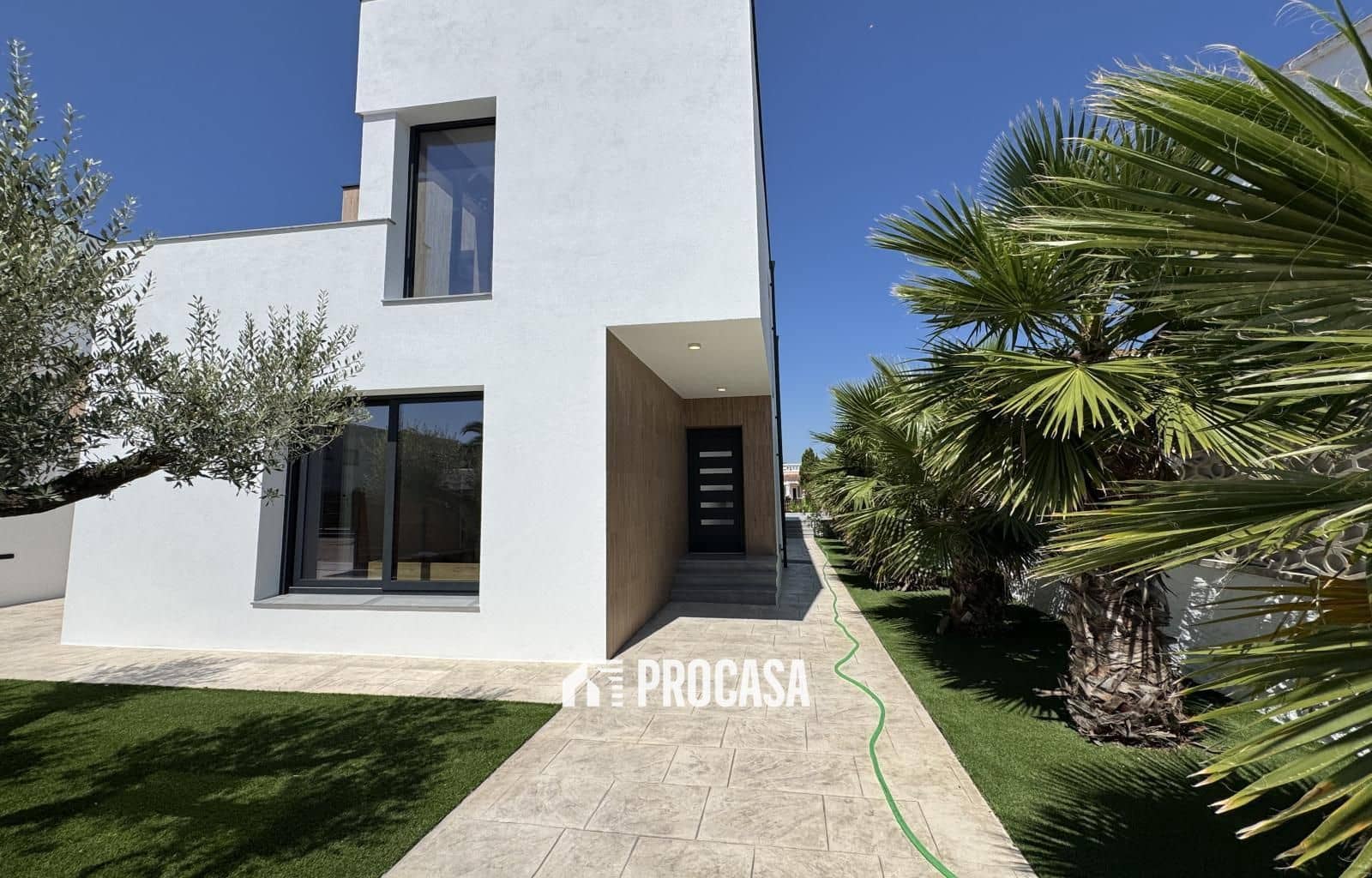 4 sypialnia Willa na sprzedaż w Empuriabrava z basenem garażem - 1 200 000 € (Ref: 9162890)